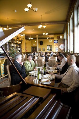 ניופורט The Waterloo Hotel & Bistro מראה חיצוני תמונה